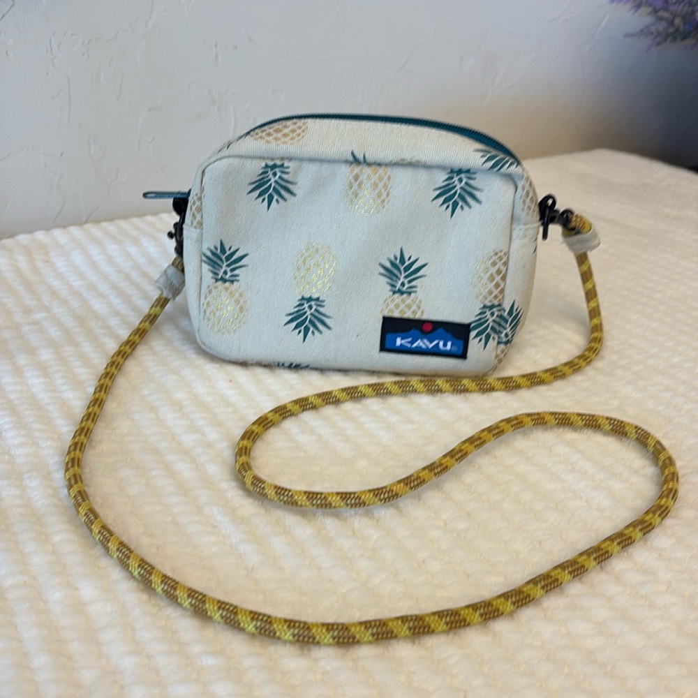 Small Kavu cross body